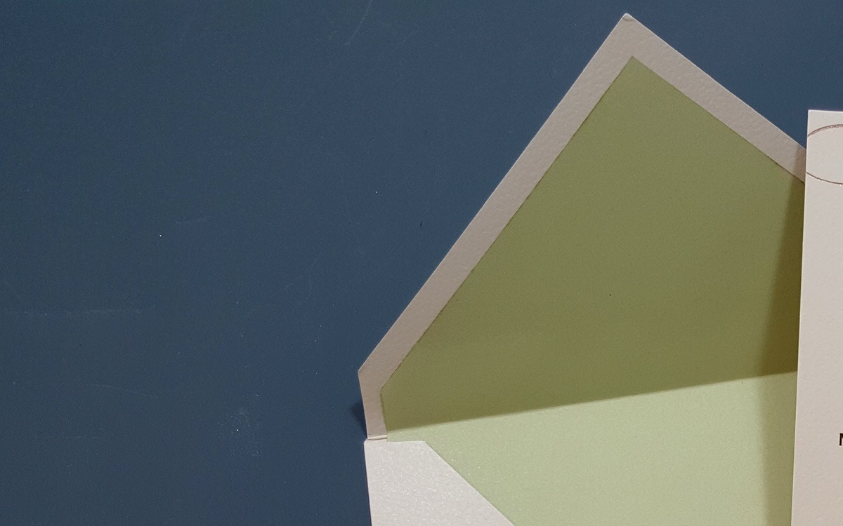 One color liner, mounted inside